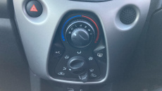 Toyota Aygo 1.0 VVT-i X-Play 5dr x-shift Petrol Hatchback